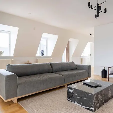 2br With Amazing Skyline View *