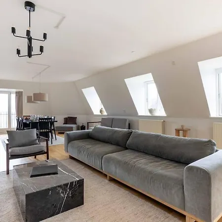 2br With Amazing Skyline View Apartman