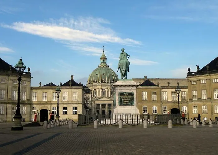 2br With Amazing Skyline View *