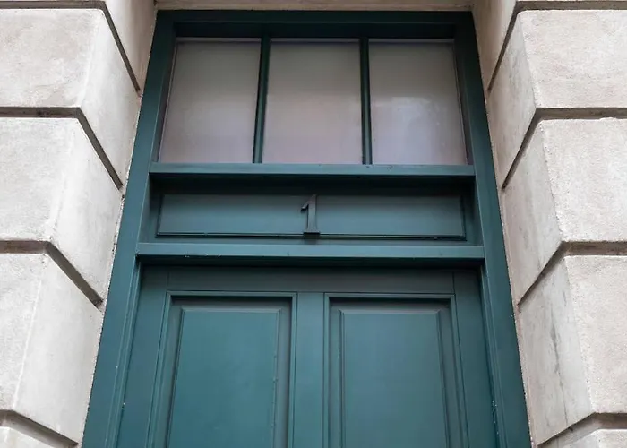 2br With Amazing Skyline View *