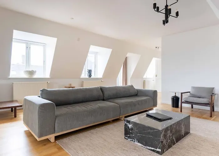 2br With Amazing Skyline View *